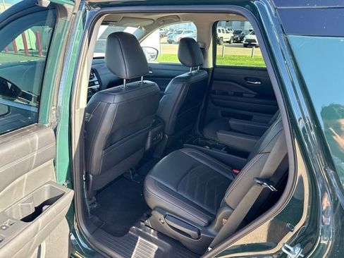 Used 2023 Nissan Pathfinder Platinum AWD/4WD image 24