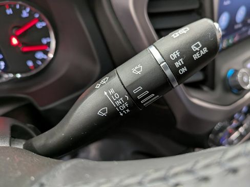 Used 2022 GMC Acadia AT4 w/ Technology Package image 18