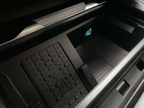 Used 2024 Ford F250 Platinum image 33