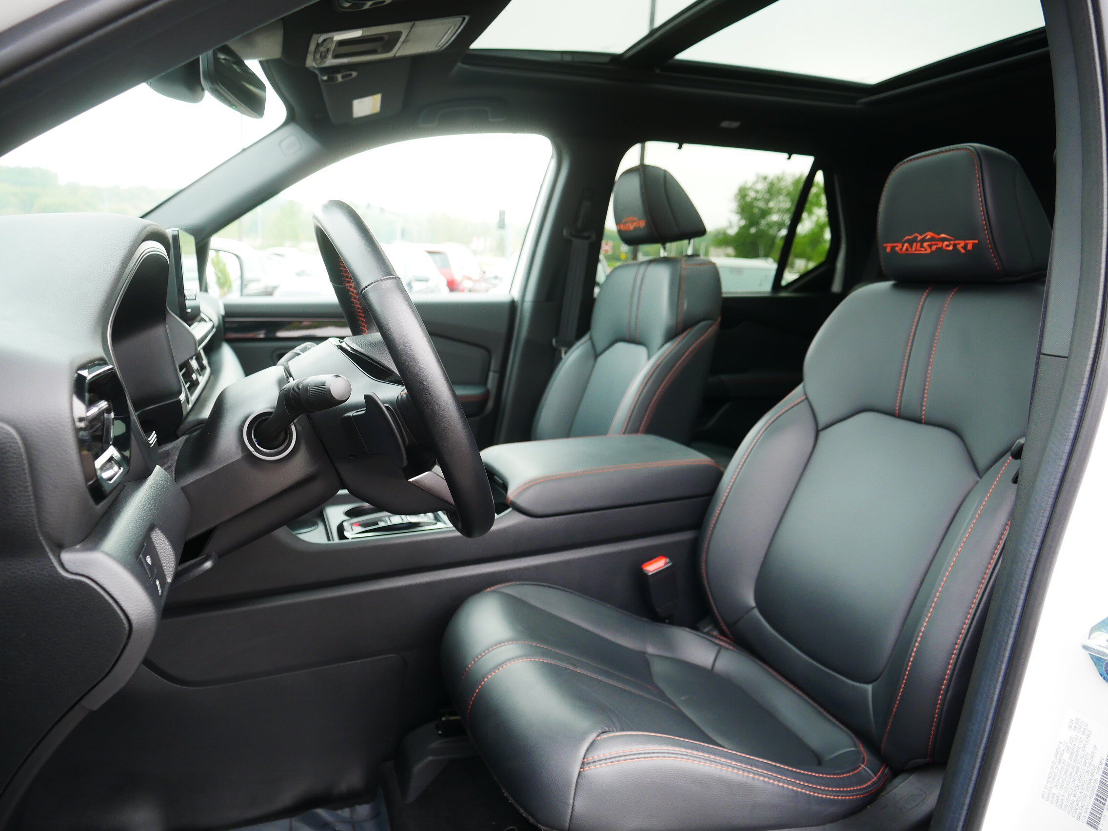 Used 2025 Honda Pilot TrailSport image 14
