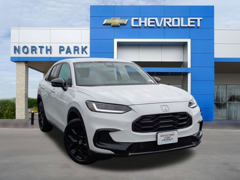 Used 2023 Honda HR-V Sport image 1