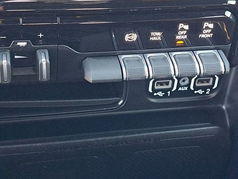 Used 2024 RAM 2500 Limited w/ Towing Technology Group image 10