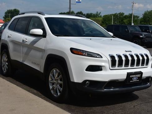 Used 2017 Jeep Cherokee Limited AWD/4WD image 11