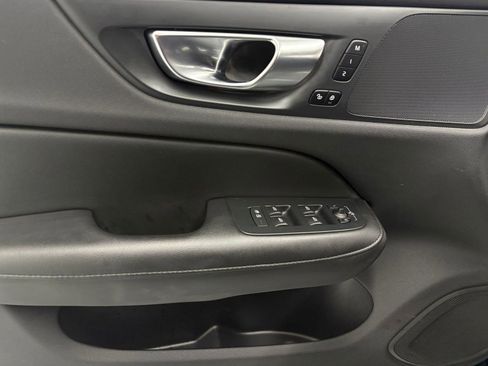Used 2025 Volvo S60 B5 Plus image 12