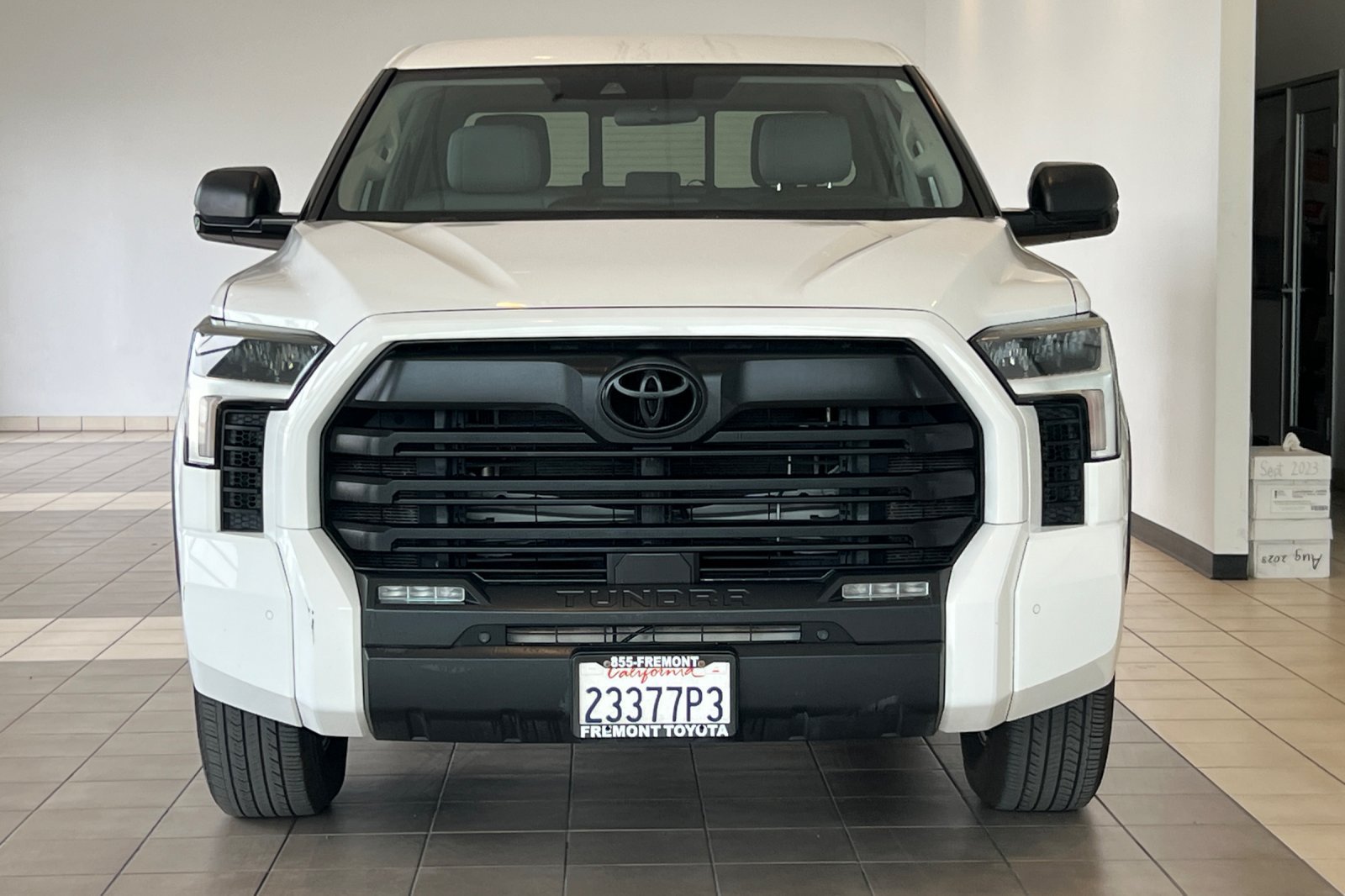 Used 2022 Toyota Tundra SR5 w/ SR5 Convenience Package RWD image 9