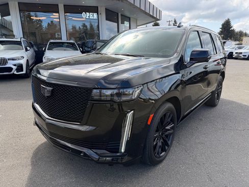 Used 2022 Cadillac Escalade Sport Platinum image 2