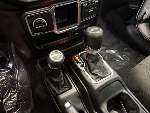 Used 2021 Jeep Wrangler Unlimited Sport AWD/4WD image 19