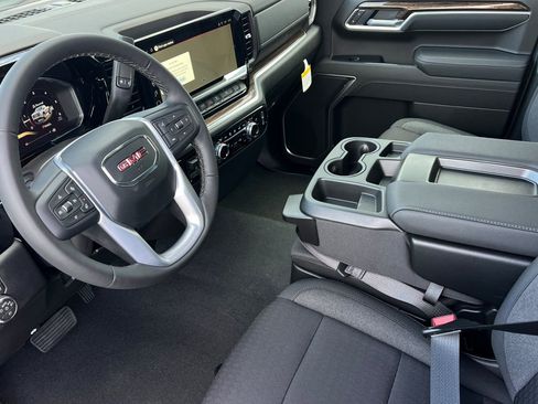 New 2026 GMC Sierra 1500 Elevation image 8