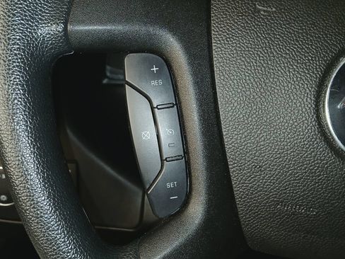 Used 2025 Chevrolet Express 2500 w/ Driver Convenience Package RWD image 16