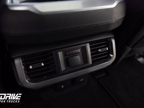 Used 2025 Ford F150 Platinum image 27