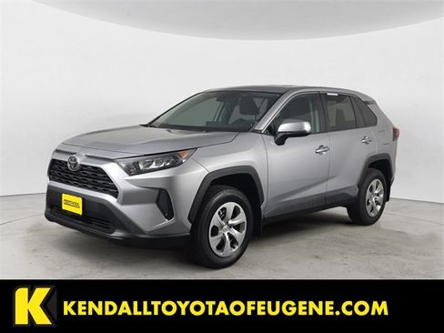 Used 2022 Toyota RAV4 LE image 1
