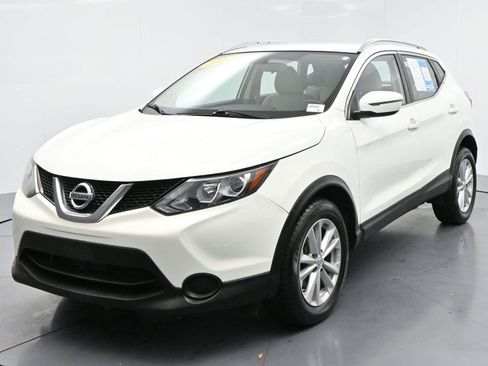 Used 2017 Nissan Rogue Sport SV FWD image 3