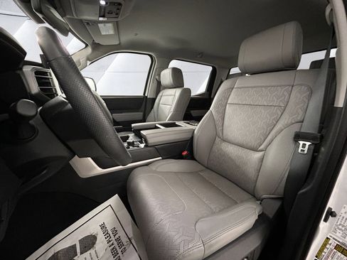 Used 2023 Toyota Tundra Limited w/ Power Package AWD/4WD image 8