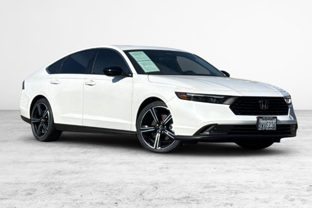 Used 2025 Honda Accord Sport image 2