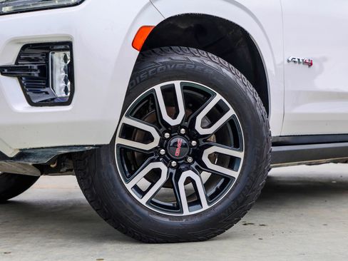 Used 2022 GMC Yukon AT4 AWD/4WD image 2