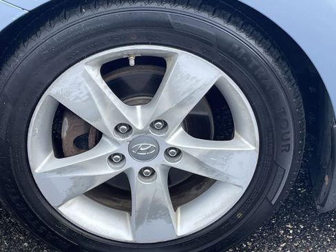Used 2013 Hyundai Elantra GLS w/ Preferred Pkg image 32