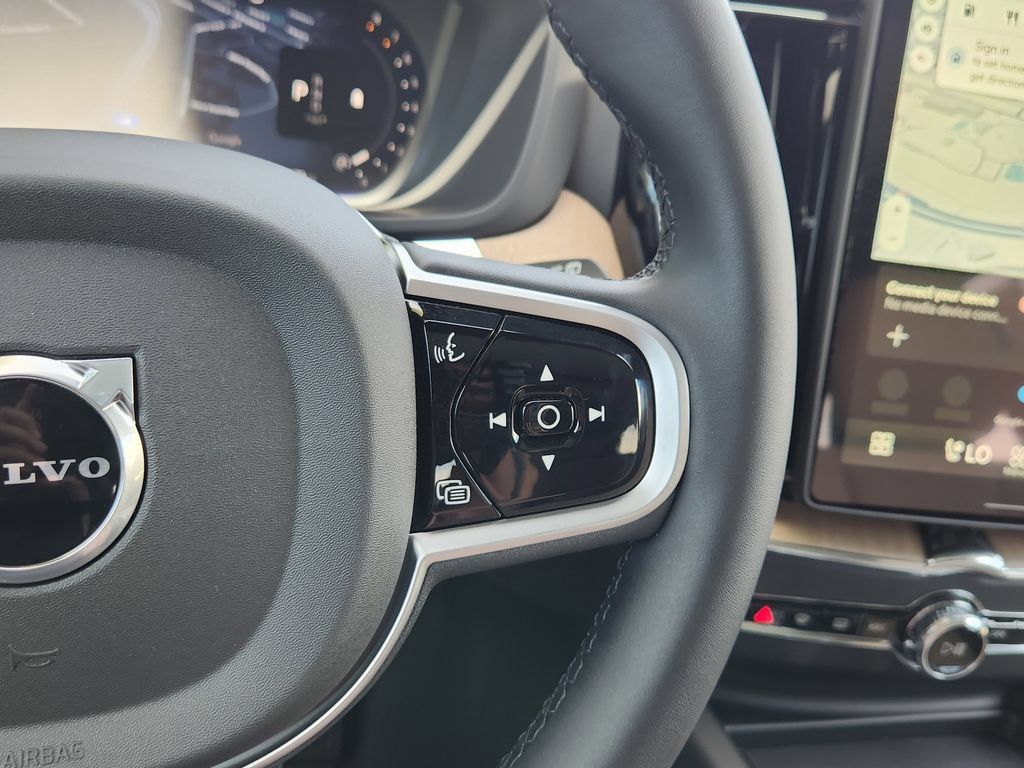 New 2026 Volvo XC60 B5 Plus w/ Protection Package Premier AWD/4WD image 18