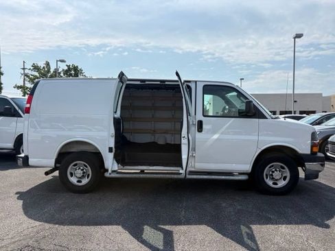 Used 2025 Chevrolet Express 2500 w/ Driver Convenience Package RWD image 11