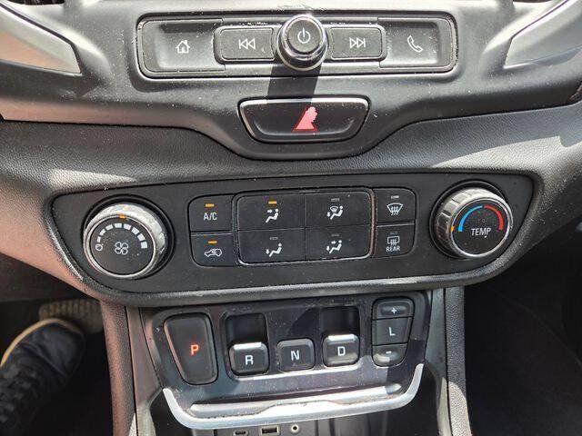 Used 2019 GMC Terrain SLE FWD image 31