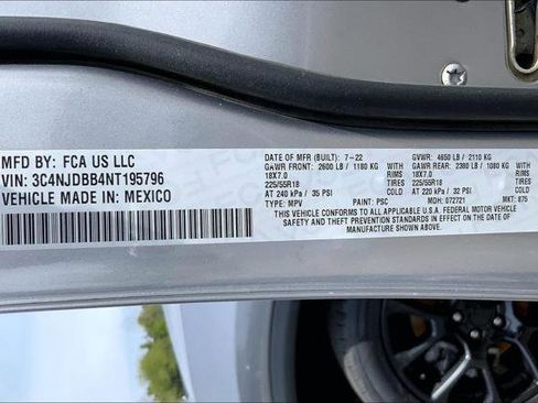 Certified 2022 Jeep Compass Latitude AWD/4WD image 31
