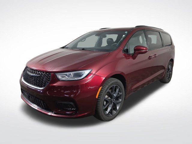 Used 2021 Chrysler Pacifica Limited w/ Uconnect Theater Family Group AWD/4WD image 2
