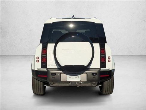 Used 2025 Land Rover Defender 110 X-Dynamic SE AWD/4WD image 8