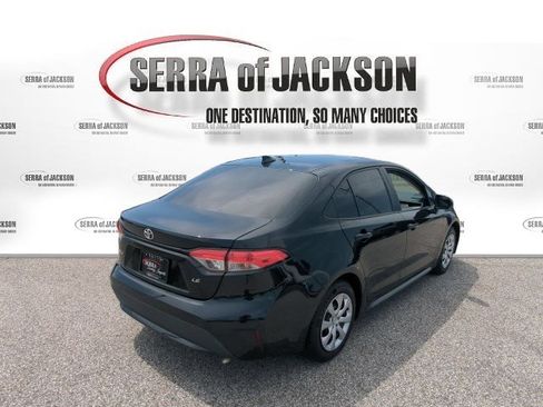 Used 2021 Toyota Corolla LE FWD image 8