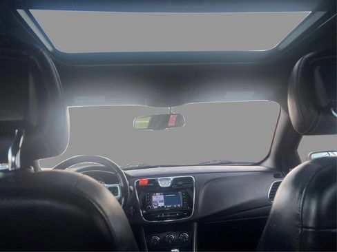 Used 2011 Chrysler 200 Limited FWD image 19