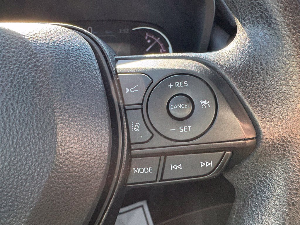 Used 2023 Toyota RAV4 XLE FWD image 20