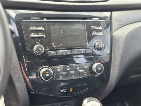 Used 2017 Nissan Rogue Sport S w/ S Appearance Package FWD image 11