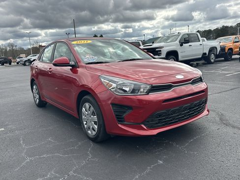 Used 2021 Kia Rio S image 2