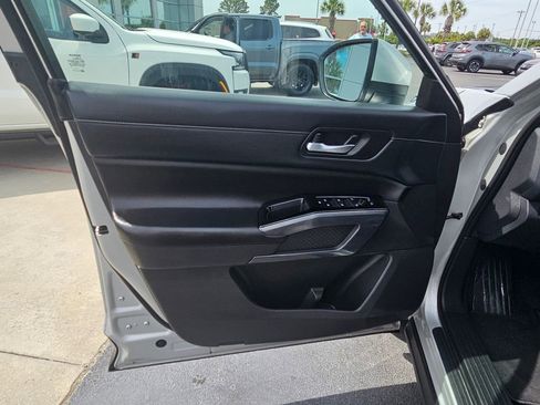 Certified 2023 Nissan Pathfinder SL w/ SL Premium Package FWD image 20