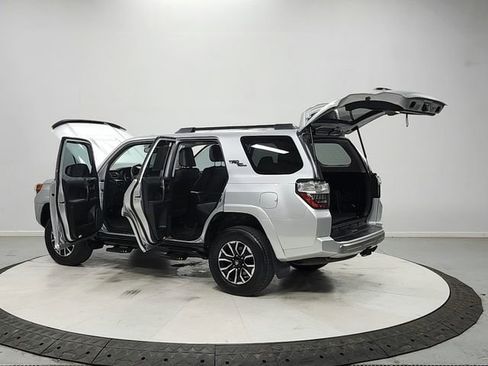 Used 2019 Toyota 4Runner TRD Off-Road Premium AWD/4WD image 13