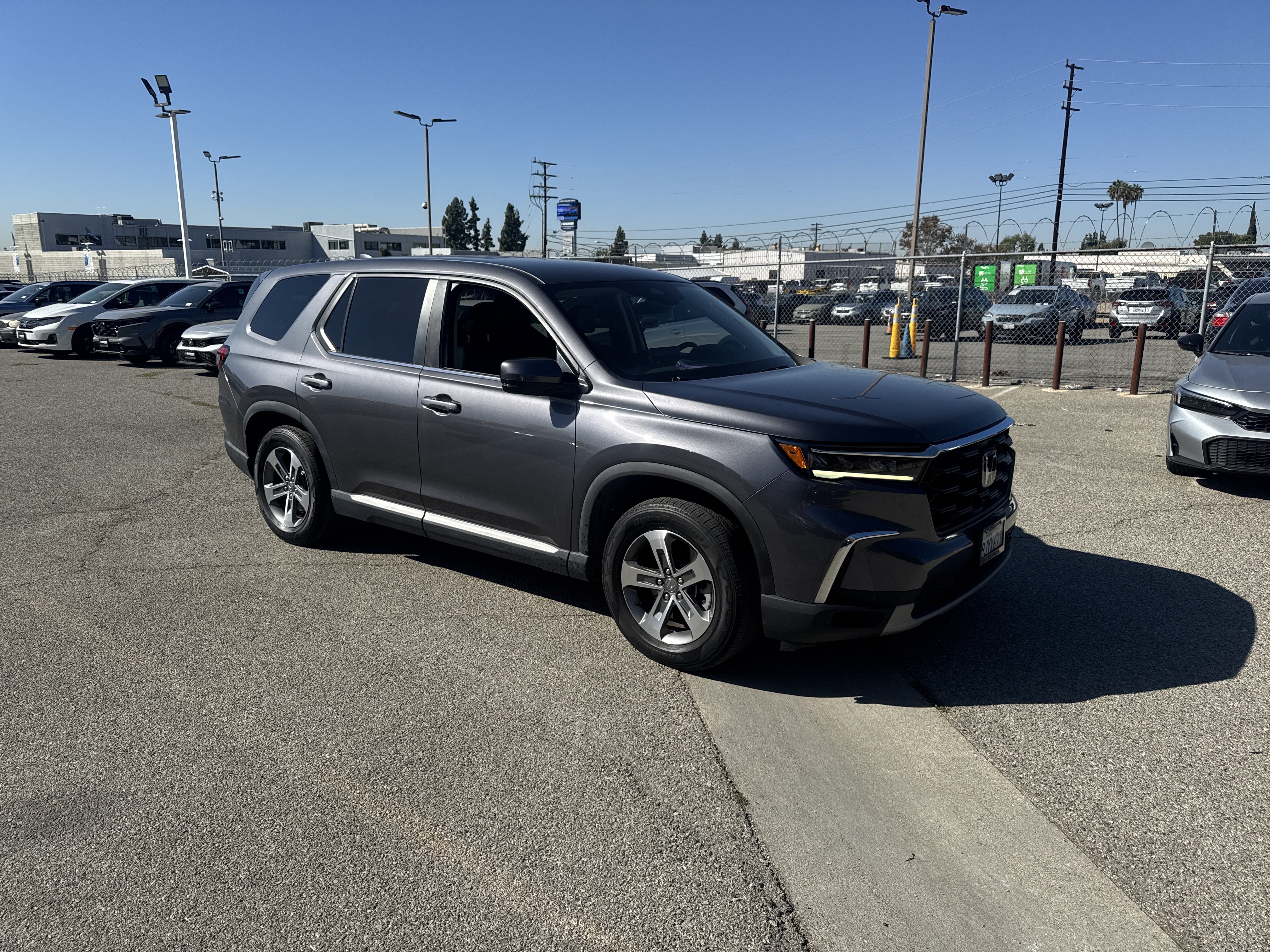 Used 2024 Honda Pilot EX-L image 2