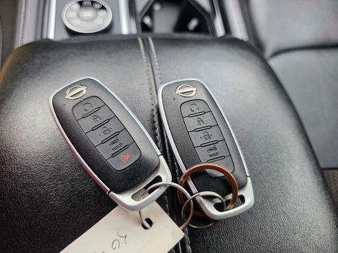 Used 2024 Nissan Pathfinder SL AWD/4WD image 28