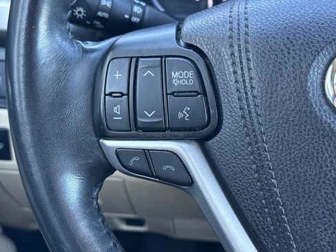 Used 2019 Toyota Highlander Limited Platinum AWD/4WD image 27
