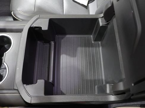 Used 2021 GMC Yukon XL SLT w/ SLT Premium Package image 36