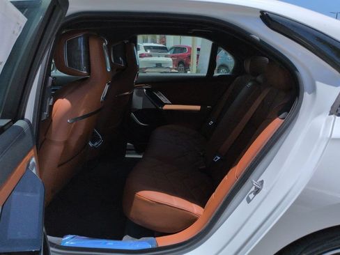 New 2026 BMW 750e xDrive AWD/4WD image 13