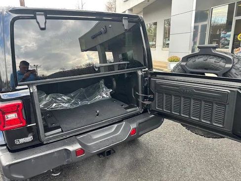 Certified 2022 Jeep Wrangler Unlimited Sahara image 28