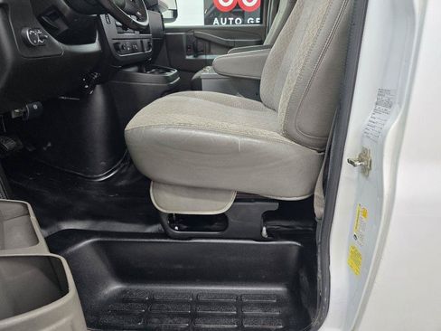 Used 2022 GMC Savana 2500 w/ Driver Convenience Package RWD image 11
