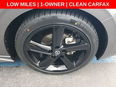 Used 2023 Nissan Sentra SR w/ Midnight Edition Package FWD image 9