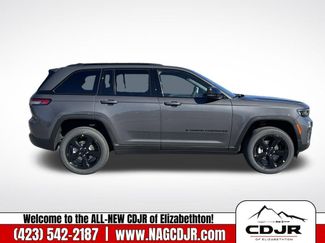 New 2025 Jeep Grand Cherokee Altitude video 2