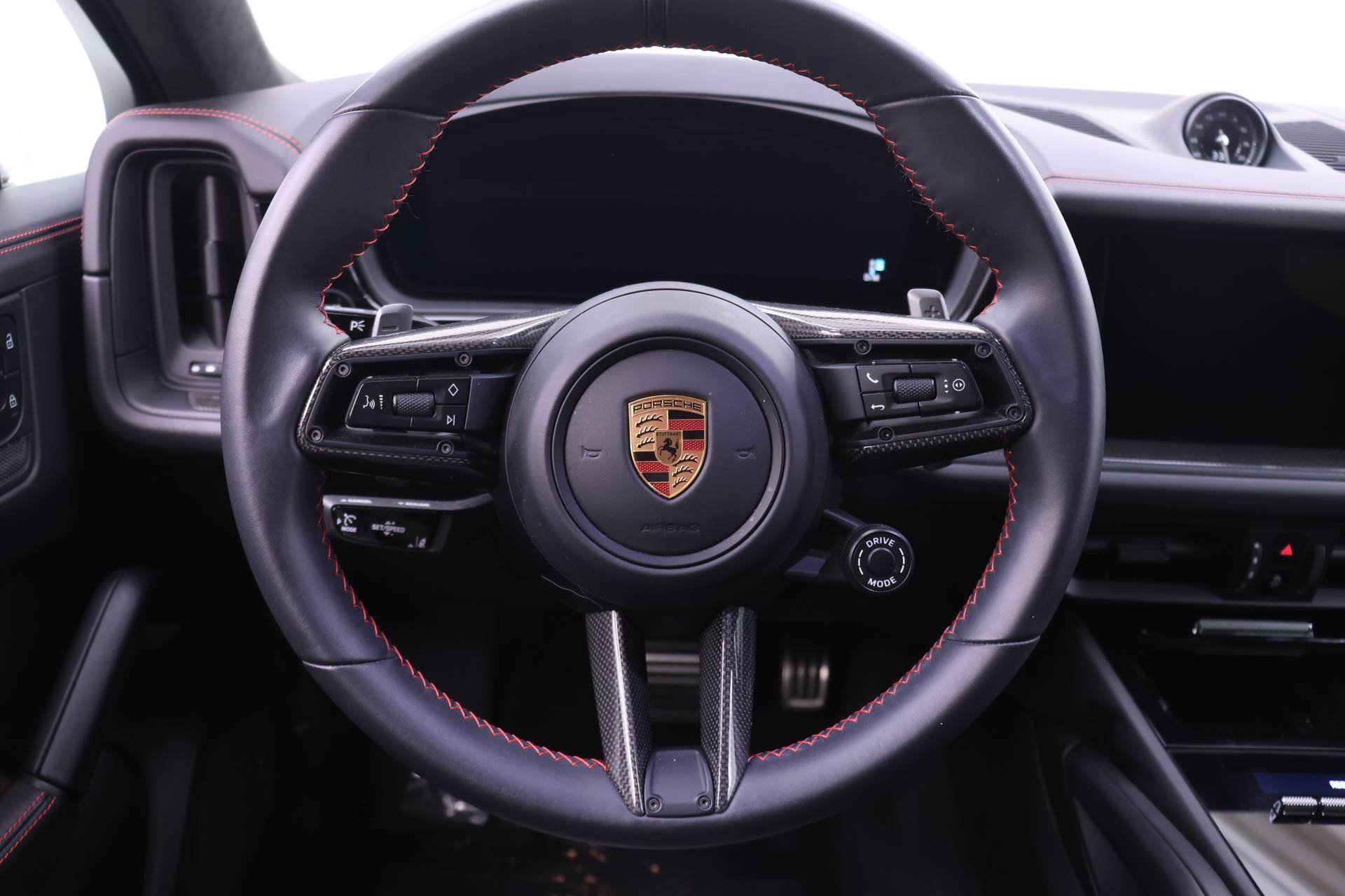 Certified 2025 Porsche Cayenne GTS AWD/4WD image 20