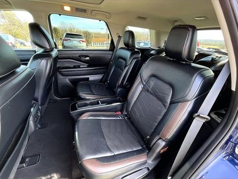 Used 2023 Nissan Pathfinder Platinum image 20
