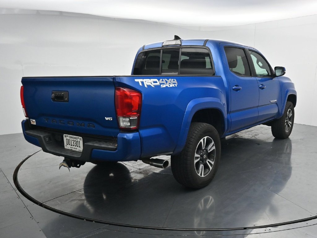 Used 2016 Toyota Tacoma TRD Sport w/ Towing Package AWD/4WD image 7