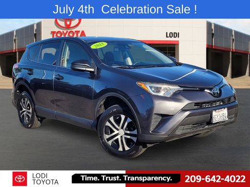 Used 2018 Toyota RAV4 LE w/ All Weather Liner Package FWD image 1