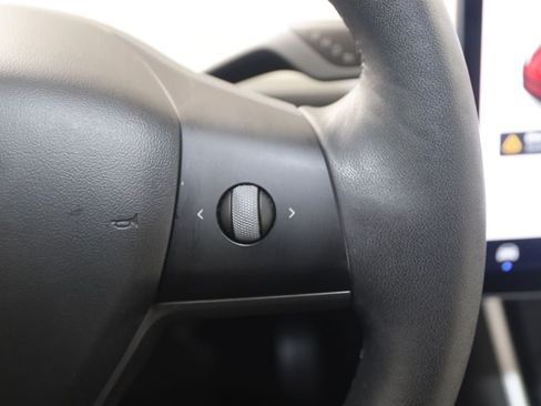 Used 2021 Tesla Model Y Long Range AWD/4WD image 34