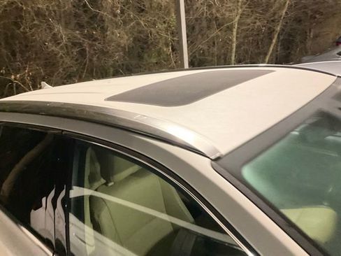 Used 2019 Toyota Highlander XLE image 4