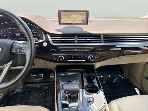 Used 2019 Audi Q7 3.0T Prestige w/ Prestige Package AWD/4WD image 17