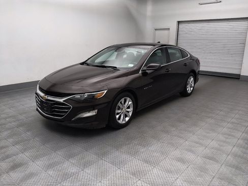 Used 2020 Chevrolet Malibu LT FWD image 2